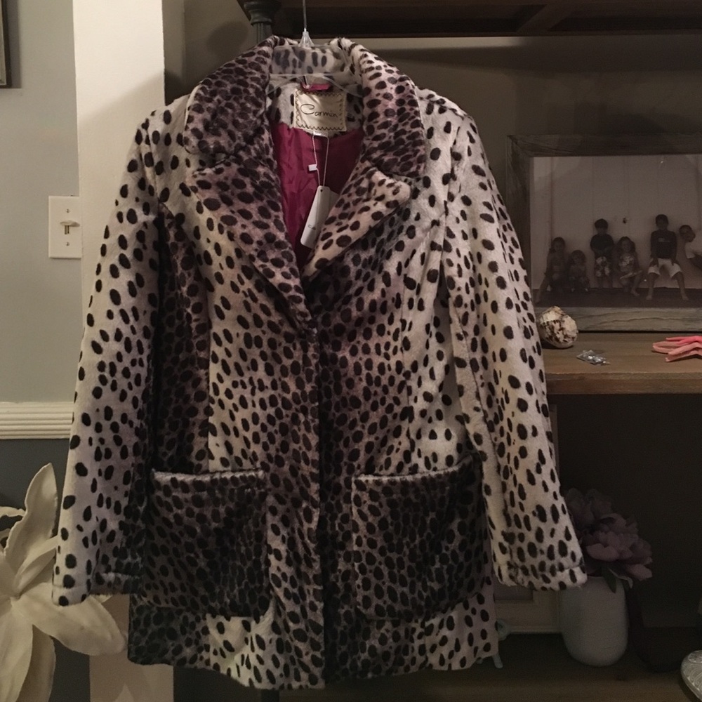 Grey leopard coat